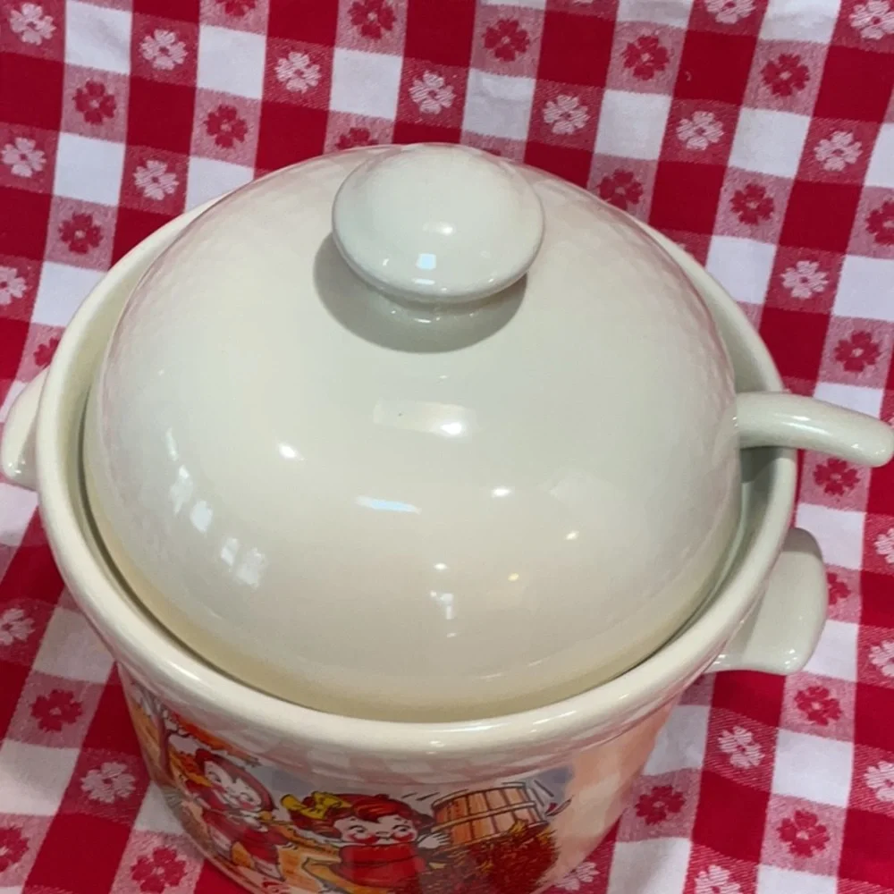 Campbell’s Kids soup tureen 1998
